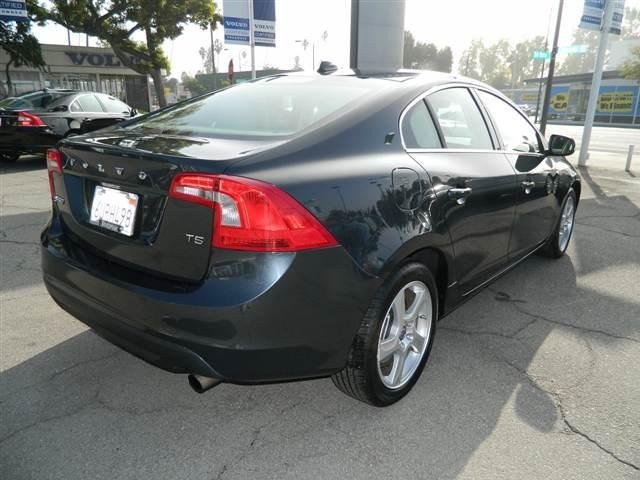 Volvo S60 2012 photo 3