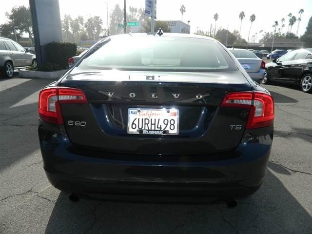 Volvo S60 2012 photo 4