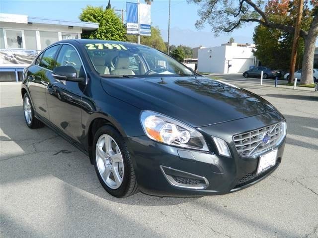 Volvo S60 2012 photo 2