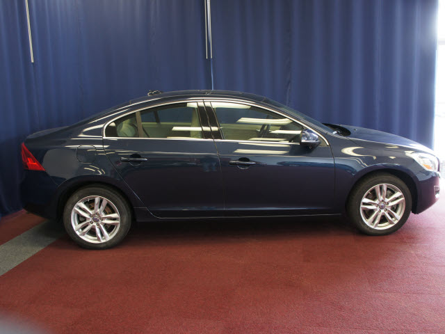Volvo S60 2012 photo 3