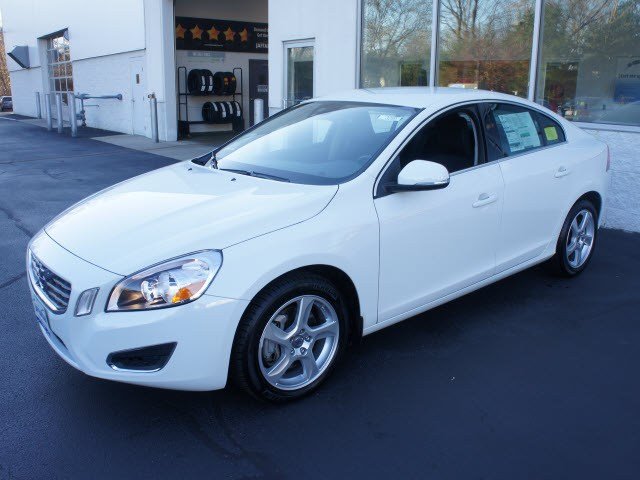 Volvo S60 2012 photo 2