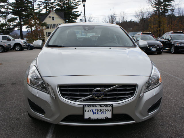 Volvo S60 2012 photo 2