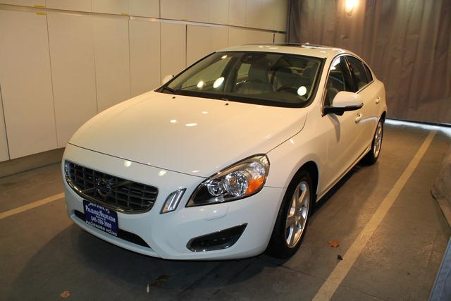 Volvo S60 2012 photo 2