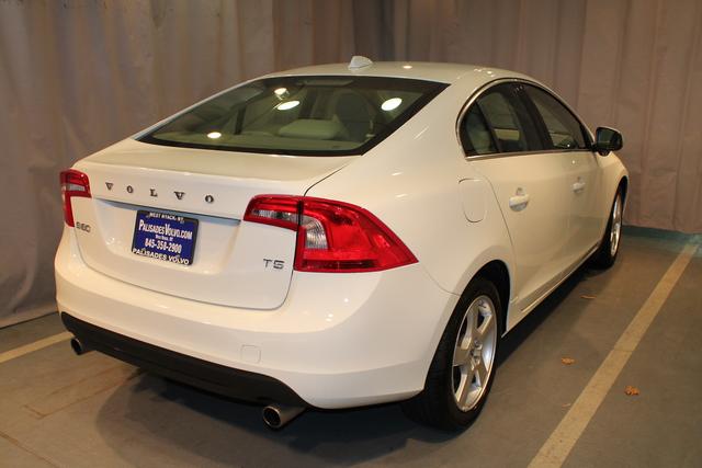 Volvo S60 2012 photo 3