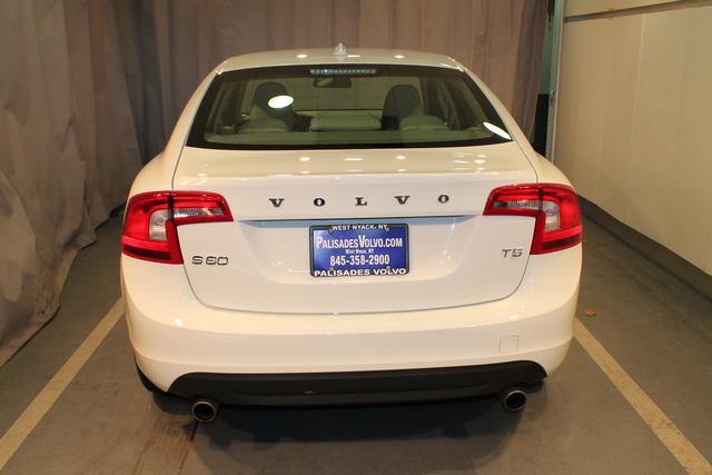 Volvo S60 2012 photo 4
