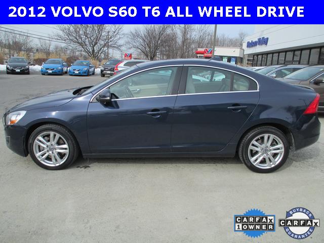 Volvo S60 2012 photo 1