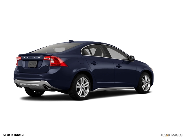 Volvo S60 2012 photo 1