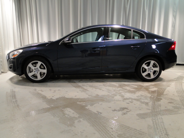 Volvo S60 2012 photo 4