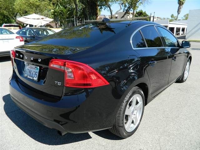 Volvo S60 2012 photo 3