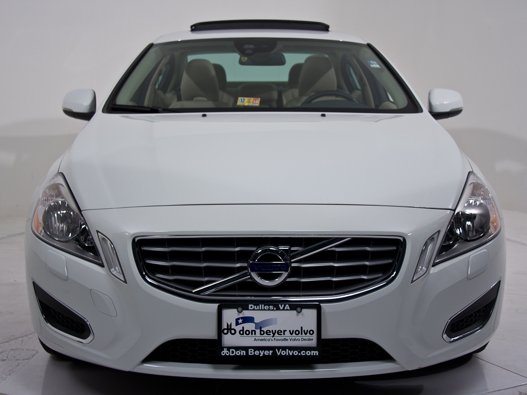 Volvo S60 2012 photo 1