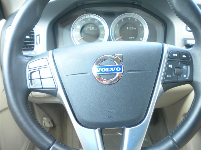 Volvo S60 2012 photo 3