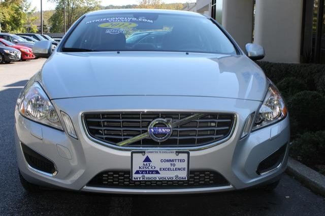 Volvo S60 2012 photo 1