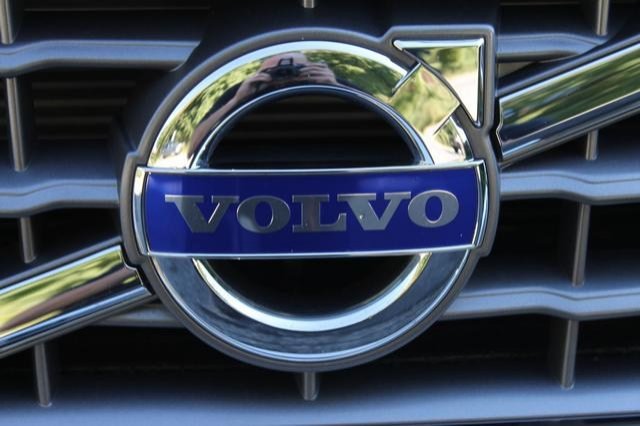Volvo S60 2012 photo 2