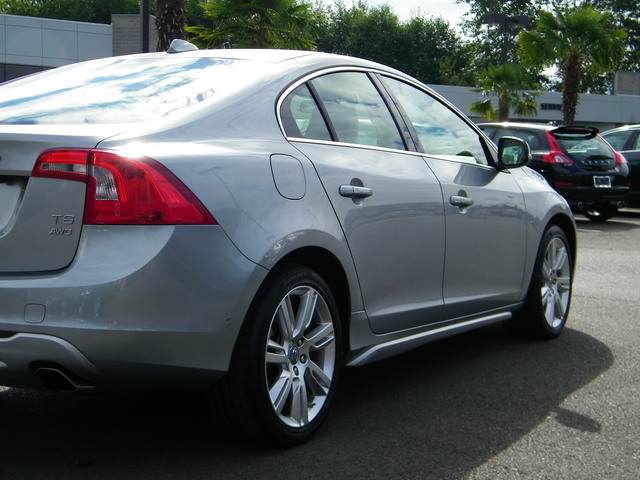 Volvo S60 2012 photo 4