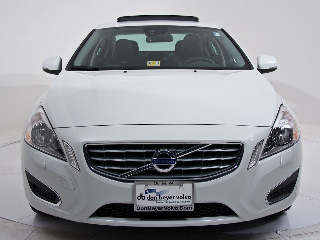 Volvo S60 2012 photo 1