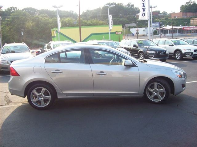 Volvo S60 2012 photo 4