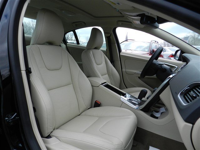 Volvo S60 2012 photo 5