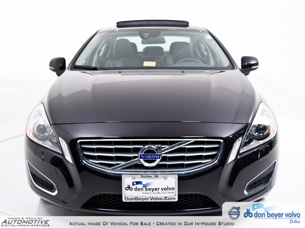 Volvo S60 2012 photo 1