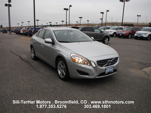 Volvo S60 2012 photo 2