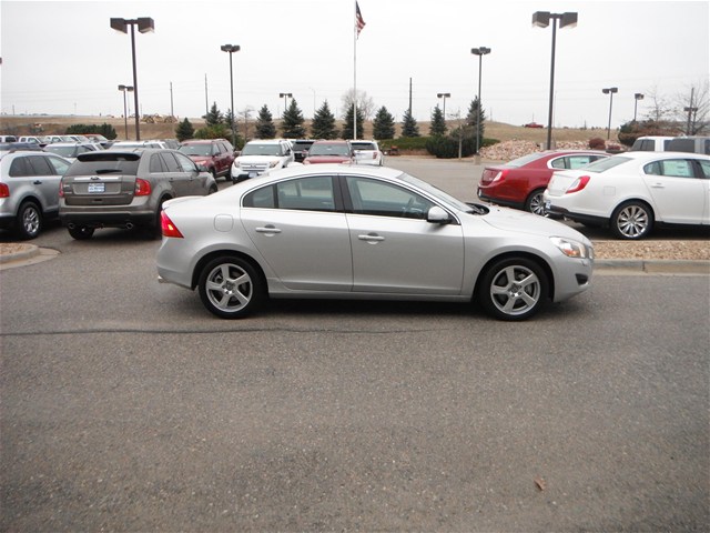 Volvo S60 2012 photo 3