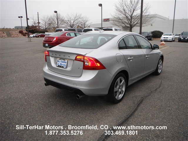 Volvo S60 2012 photo 4