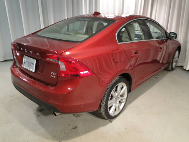 Volvo S60 2012 photo 3
