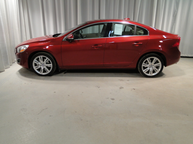 Volvo S60 2012 photo 4
