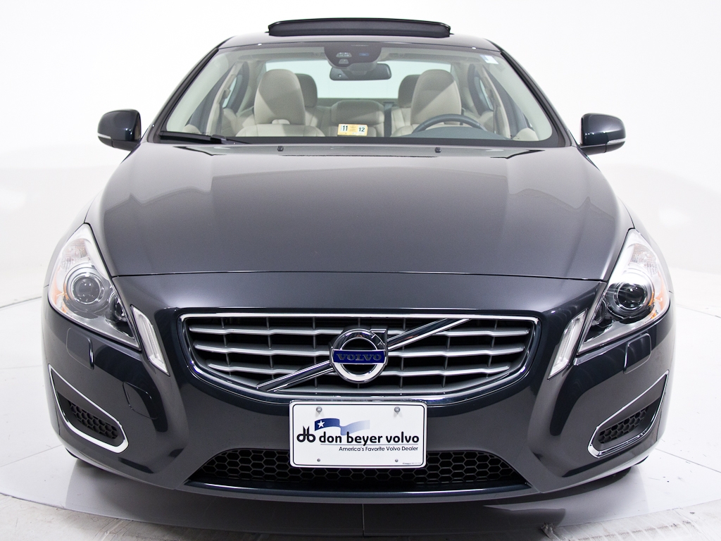 Volvo S60 2012 photo 1
