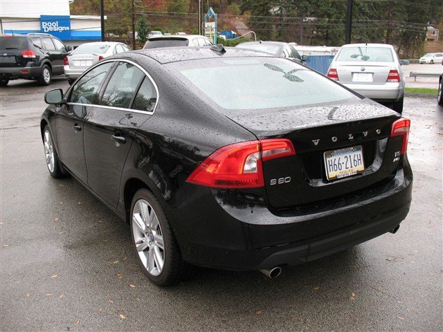 Volvo S60 2012 photo 1