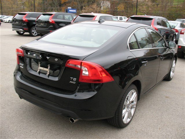 Volvo S60 2012 photo 3