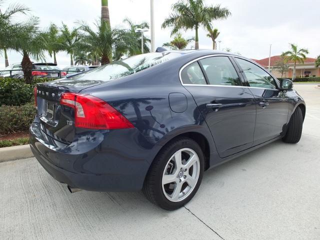 Volvo S60 2012 photo 3