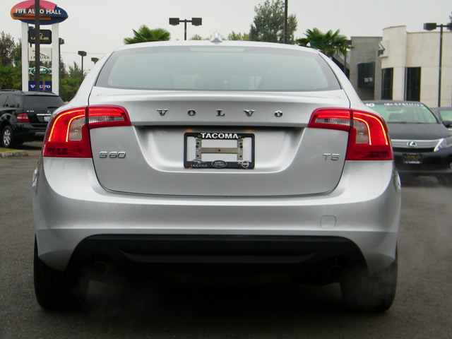 Volvo S60 2012 photo 3