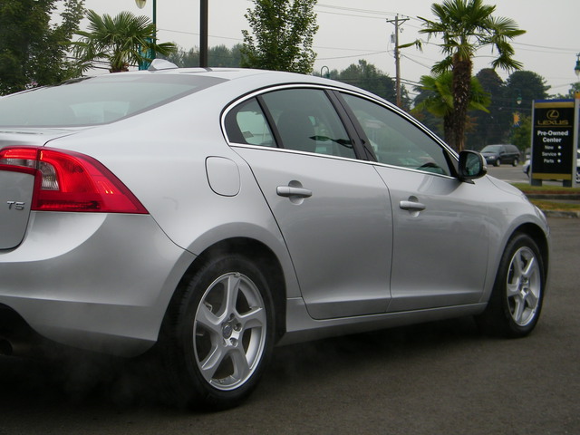 Volvo S60 2012 photo 4