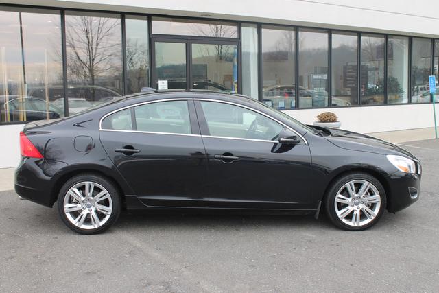 Volvo S60 2012 photo 4