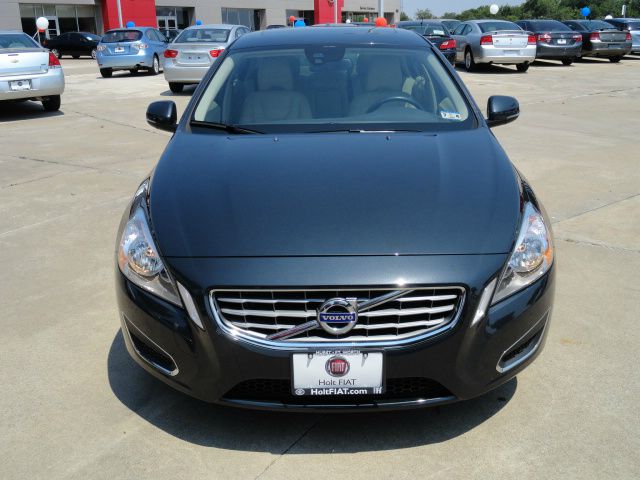 Volvo S60 2012 photo 1