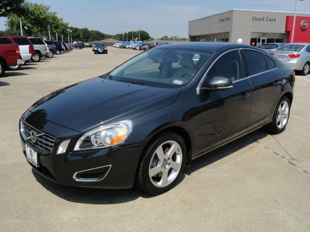 Volvo S60 2012 photo 2