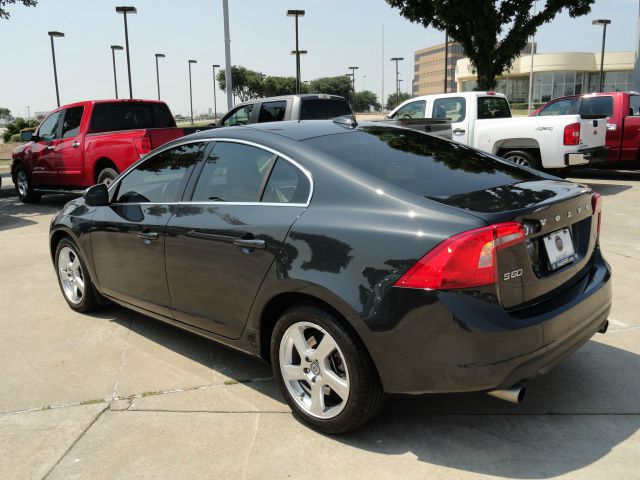 Volvo S60 2012 photo 4