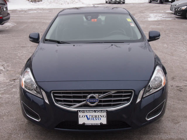 Volvo S60 2012 photo 3