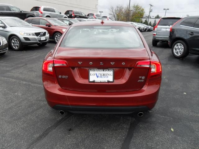 Volvo S60 2012 photo 3