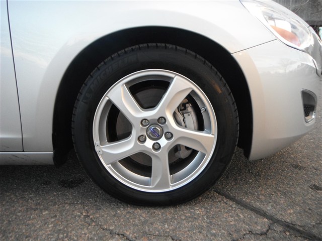 Volvo S60 2012 photo 2