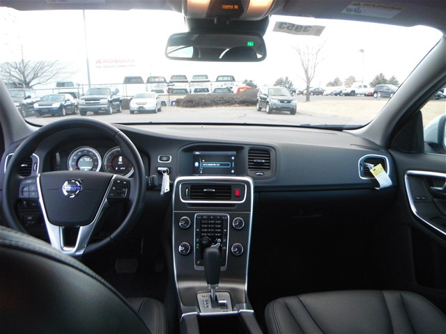 Volvo S60 2012 photo 4
