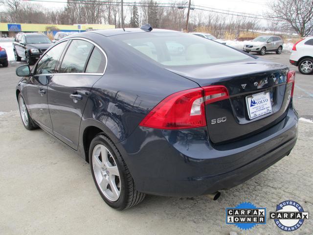 Volvo S60 2012 photo 2
