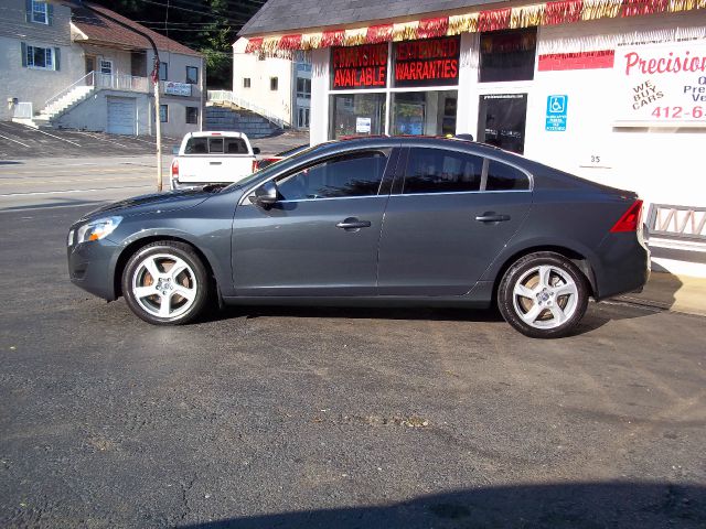 Volvo S60 2012 photo 3