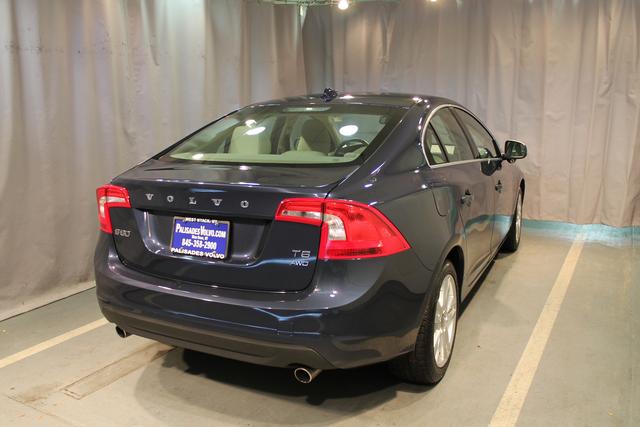 Volvo S60 2012 photo 4