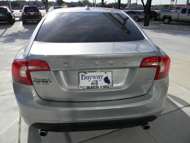 Volvo S60 2013 photo 2