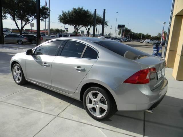 Volvo S60 2013 photo 3