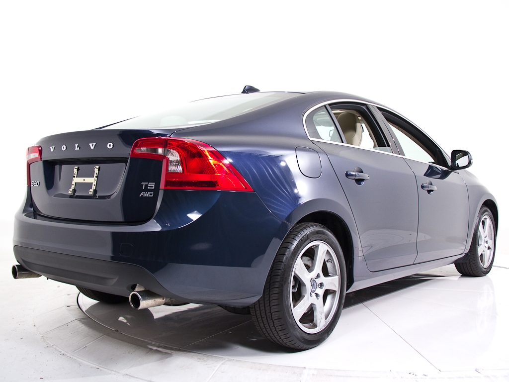 Volvo S60 2013 photo 1
