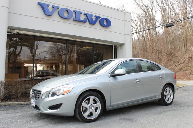 Volvo S60 2013 photo 1
