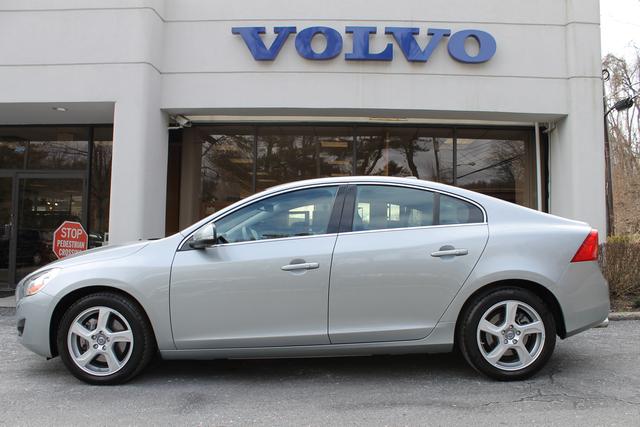 Volvo S60 2013 photo 2