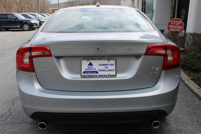 Volvo S60 2013 photo 3